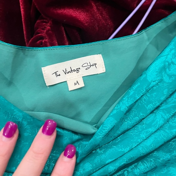 Emerald Green Dress | Cape Detailing | Green Mini Dress | Green Cocktail Dress - Picture 10 of 12